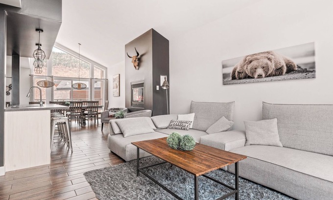 Stoneham Cottage | Relaxing Chalets for Rent in Stoneham with Top Amenities