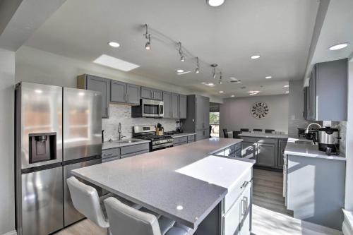 Richardson House | Relaxing Richardson Retreat with Hot Tub Near Dallas