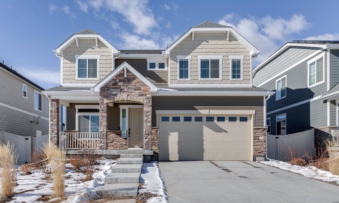 Aurora House | Chic Aurora Home: 10/10 Review Near Downtown Denver!
