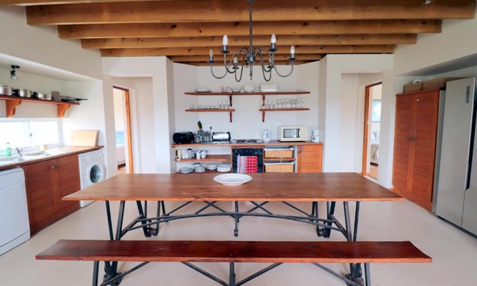Arniston House | Pet-Friendly Stay at 17 On 6 Arniston - Rated 7.5/10!