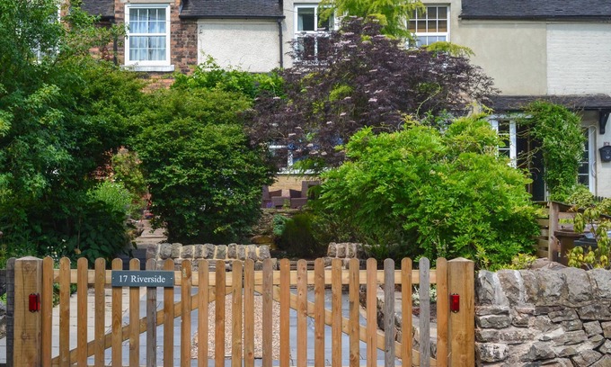Oakamoor Cottage | Pet-Friendly 17 Riverside: Guest Rated Perfect at 10/10