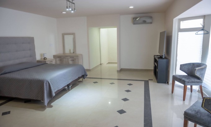 Torreon House | Cozy Suite for Two with Pool & Breakfast Included
