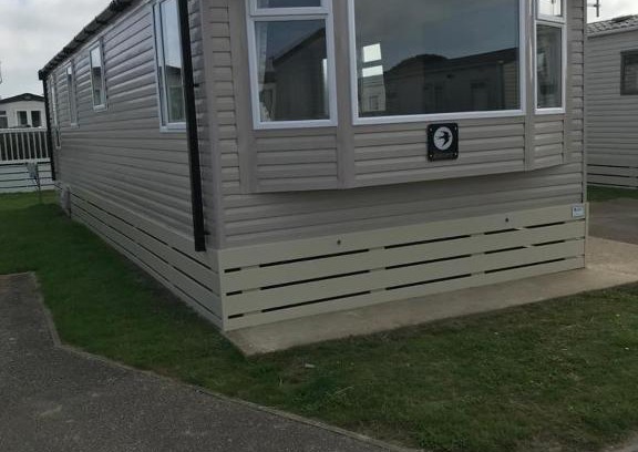 Pevensey Resort | Discover 17 The Lawns: Pet-Friendly Retreat with Ocean Views