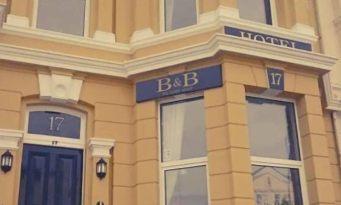 Eastbourne Seafront Bed & Breakfast | Top-Rated 17 Wilmington Square: Family-Friendly Amenities