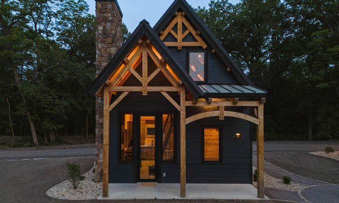 Laura House | Relax at #17 Wood Duck Way: Pet-Friendly Oceanfront Retreat