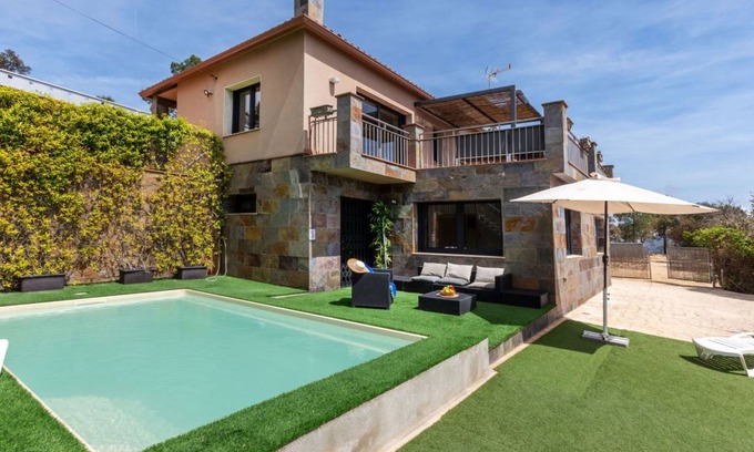 Lloret de Mar Other | Spacious 4-Bedroom House with Pool and Ocean Views