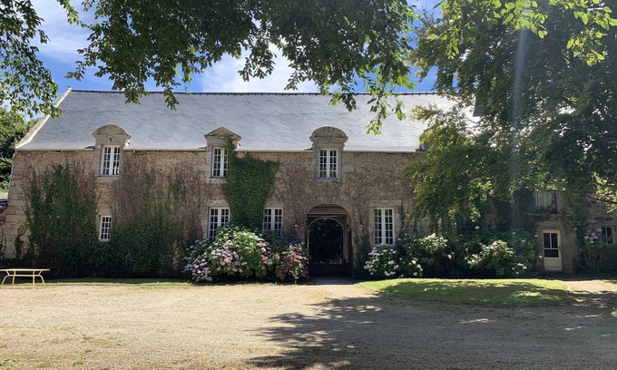 Cite Apartment | Historic 17th Century Retreat Near Pink Granite Coast