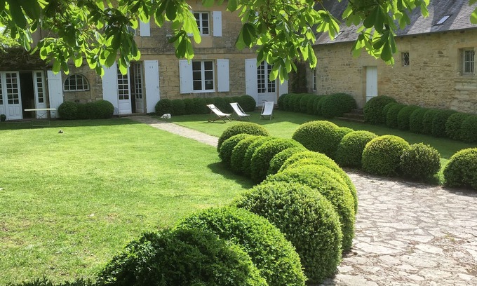 Nailhac House | Idyllic 17th Century Manor with Private Pool & Ocean Views