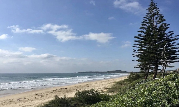 Wooli House | Family-Friendly 18 on Main: Ideal Wooli Getaway for 9