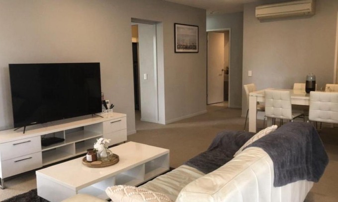 Kings Beach House | Top-Rated Outlook Caloundra in the Heart of Town