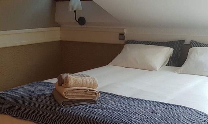 La Almozara Apartment | Accessible Comfort at 18 Alfonso Attic Towers
