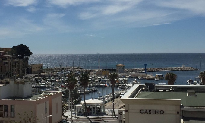 Carry-le-Rouet Apartment | Oceanfront Apartment with 180° Sea View in Carry le Rouet