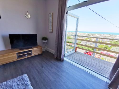 Oamaru House | Experience 180 Degrees of Breathtaking Sea Views
