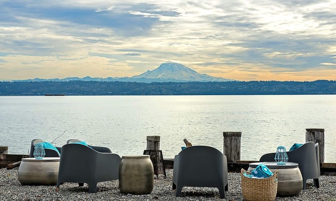 Burley House | Serene Waterfront Retreat with Breathtaking Mt Rainier Views
