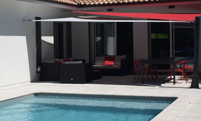Saint-Aubin-de-Medoc Villa | Family Villa with Private Pool near Bordeaux and Lacanau