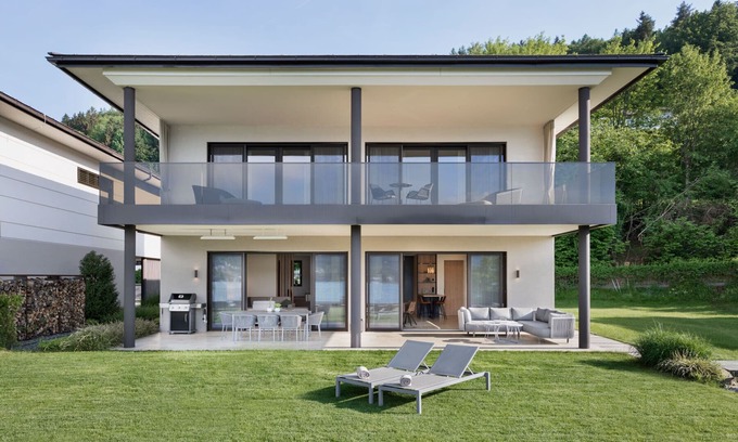 Maria Woerth House | Elegant Villa on Lake Wörthersee with Pool and Spa