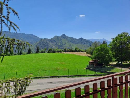 Castione della Presolana Apartment | Cozy Casa Arcobaleno: Skiing & Family-Friendly Retreat