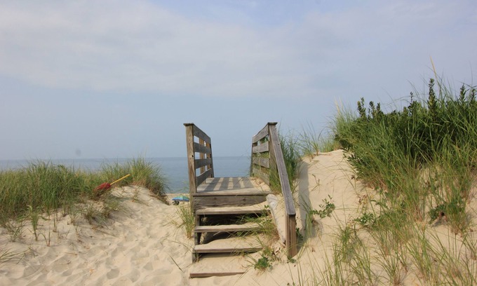 East Sandwich Cottage | Beachfront Condo with Private Path - 2 BR Ocean View Retreat