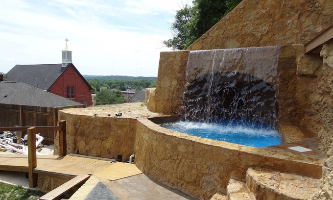 East Dubuque House | Idyllic Cabin Retreat with Ocean Views & Spa Amenities