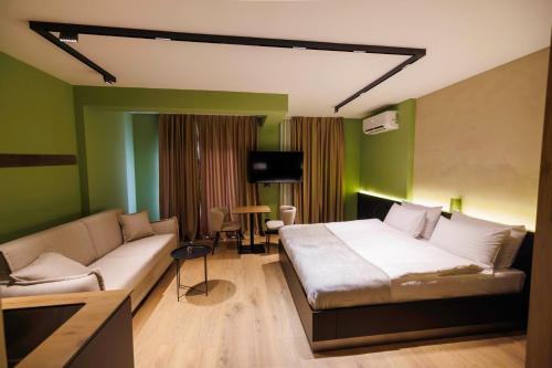 Pejë Hotel | Highly Rated 1863 Boutique Hotel with Family-Friendly Amenities