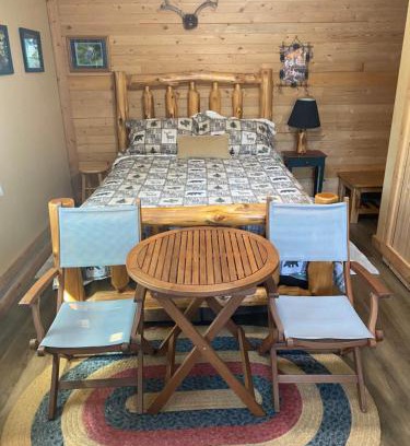 Clearwater House | Cozy Getaway at Noble Cottage with Inviting Hot Tub