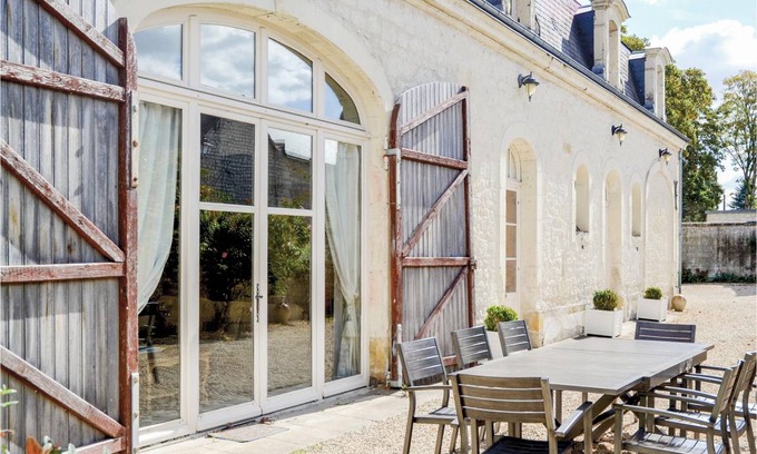Riviere House | Spacious 4-Bedroom House with Pool for Up to 8 Guests