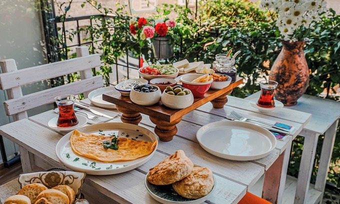 Urla Hotel | Experience 1870's Taş Konak Otel: Perfect for Families