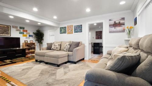 Leadville House | Victorian Gem Steps from Downtown - Rated 9.3/10 by Guests