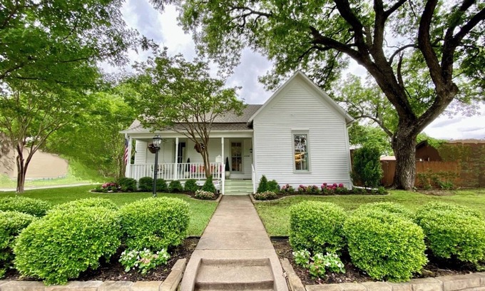 McKinney House | 1883 Boutique Bungalow