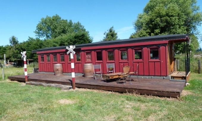 Kaikoura Bed & Breakfast | Unique 1889 Wooden Train Carriage - Explore Wacky Stays