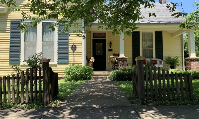 Historic Downtown Franklin House | Historic 1890's Home with Pool & Spa in Downtown Franklin
