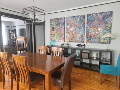 Hamilton House | Historic Townhouse: Where 1895 Meets Modern Comfort