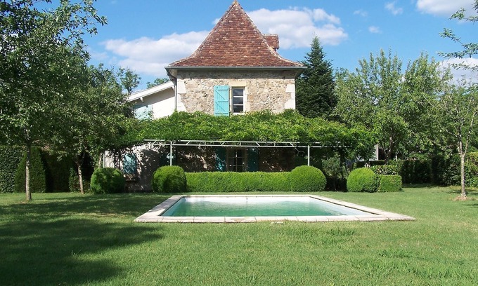 Gestas House | Peaceful 18th C House with Private Pool & Scenic Views