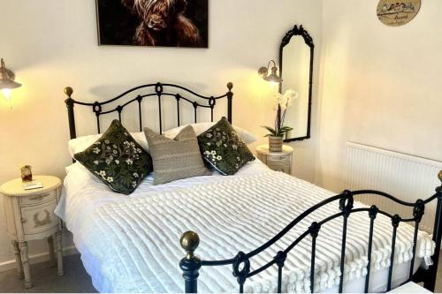Snitterfield House | Charming 18th Century Cottage in Snitterfield - Rated 9.5/10