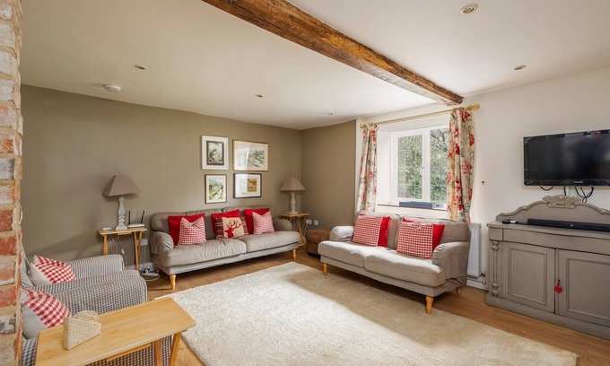Wimborne Saint Giles Cottage | Historic Cottage Retreat in Dorset with Family Amenities