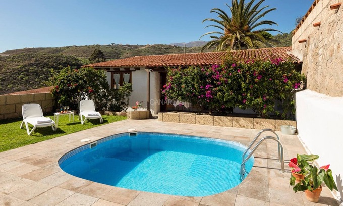 Arico el Nuevo Cottage | Historic Getaway in Arico Nuevo with Pool & Ocean Views