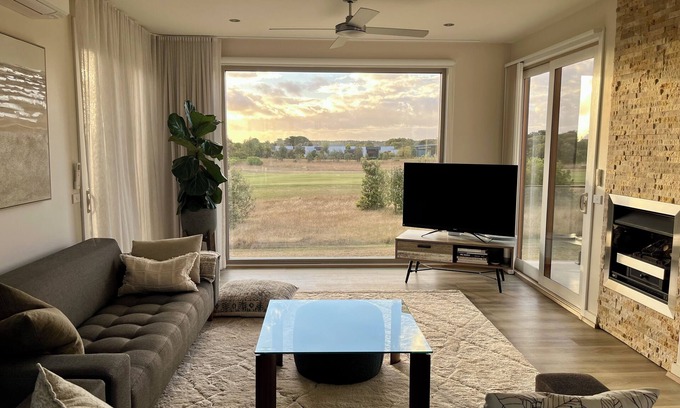Connewarre House | Unforgettable Stay at 18th Retreat, Barwon Heads Golf Course