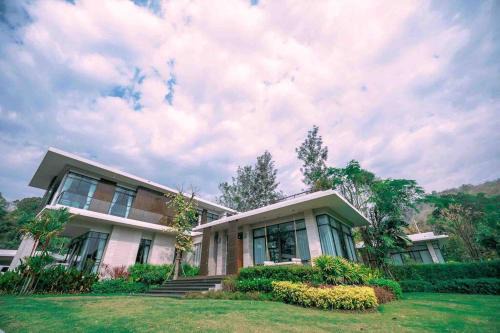 Pong Yaeng Villa | Idyllic 3-Bedroom Villa with Mountain View & Child-Friendly Amenities
