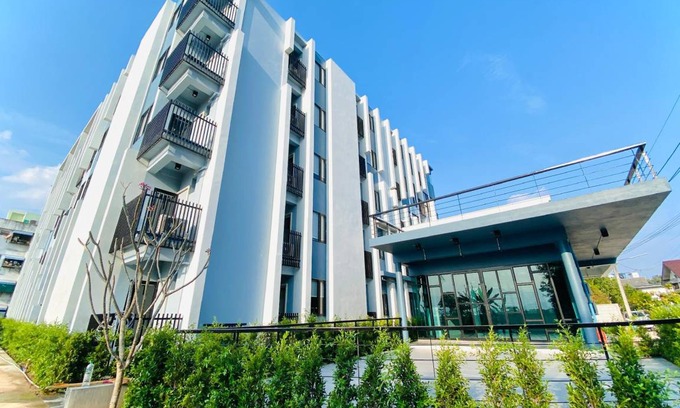 Phayao Hotel | Cozy 5-Star Hotel for 3 Guests with Restaurant & Kitchen