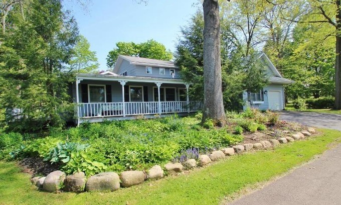Chautauqua House | Family-Friendly Stay at 19 Maple Home with Kitchen Access