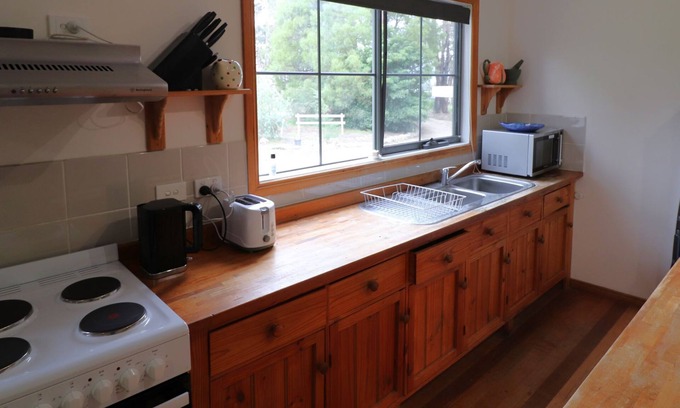 Mallacoota House | Inviting Stay at 19 Zachary Drive, Mallacoota with Breakfast