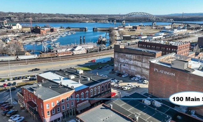 Downtown Dubuque Apartment | Discover 190 on Main #3: Perfect for Families & Breakfast Lovers