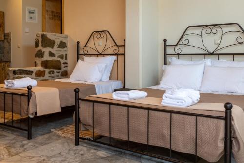 Agios Petros Apartment | Budget-Friendly 1924 Studios: Family-Friendly Getaway