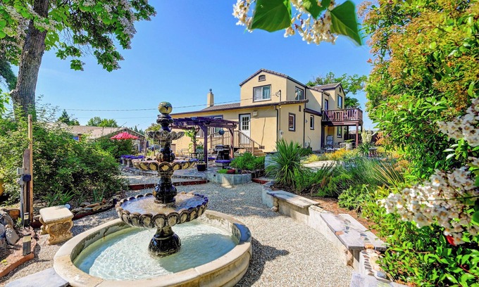 Murphys House | Ideal Getaway at 1927 - Murphys Vacation Rentals
