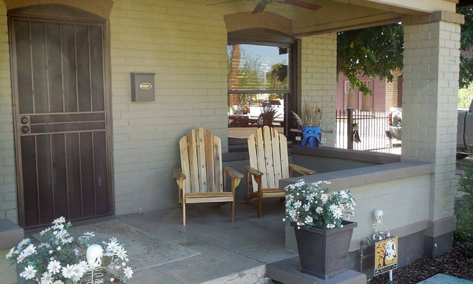 Lynwood Place House | Historic Downtown Phoenix Bungalow with Spa & Family Amenities