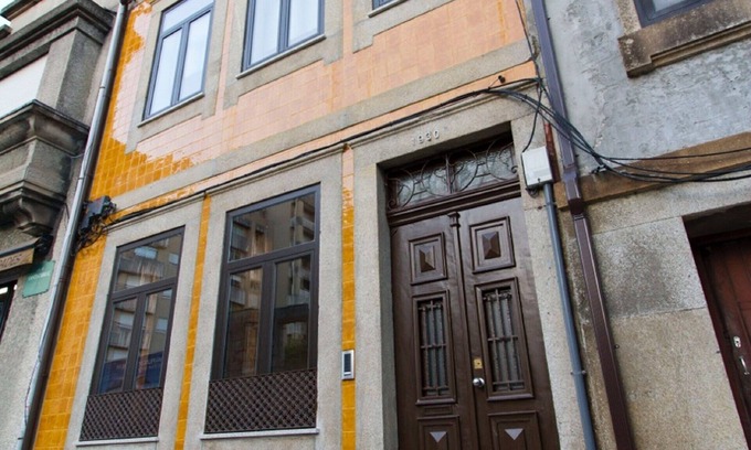 Paranhos House | Comfortable 1930 City Lodge - Perfect for Groups of Guests