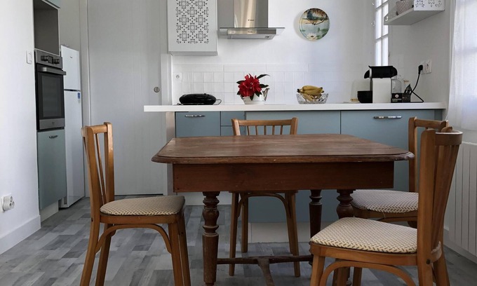 Saint-Palais-sur-Mer Villa | Charming 1930's Villa Steps from the Beach with Ocean View