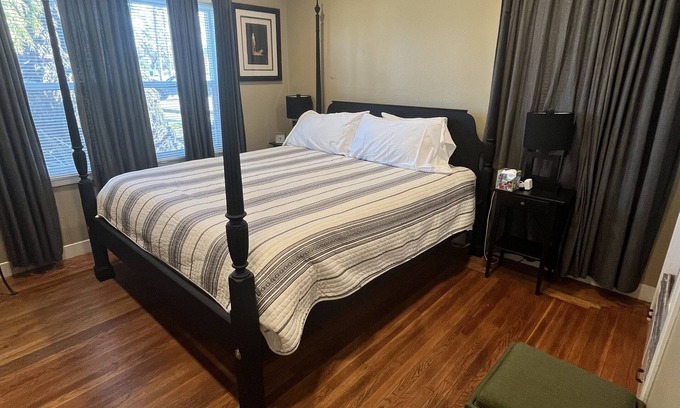 West Junior College House | Experience 1940's Metropolitan in Scenic Wine Country