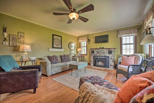 Three Oaks House | Cozy 1940s Farm Cottage with Fire Pit Near Lake Retreat