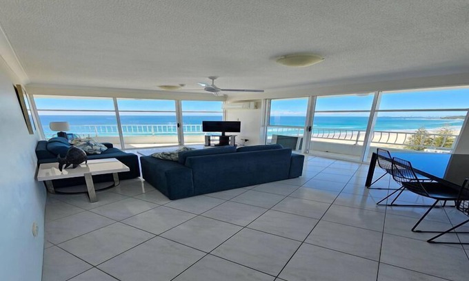 Palm Beach Hotel | Relax at 19th Avenue On The Beach with Pool and Spa
